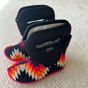 Toddler BOGS snow boots size 7